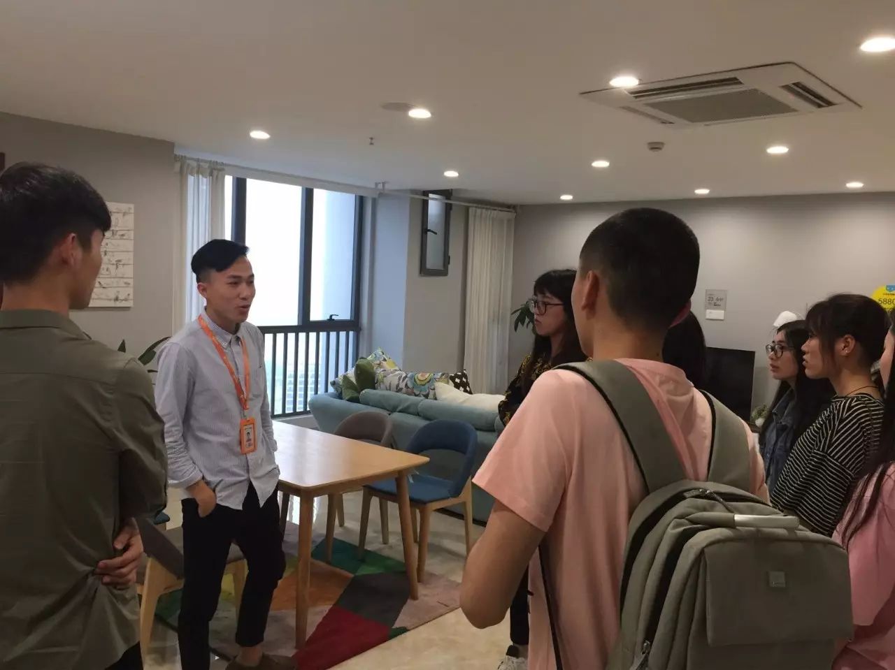 知行走天下