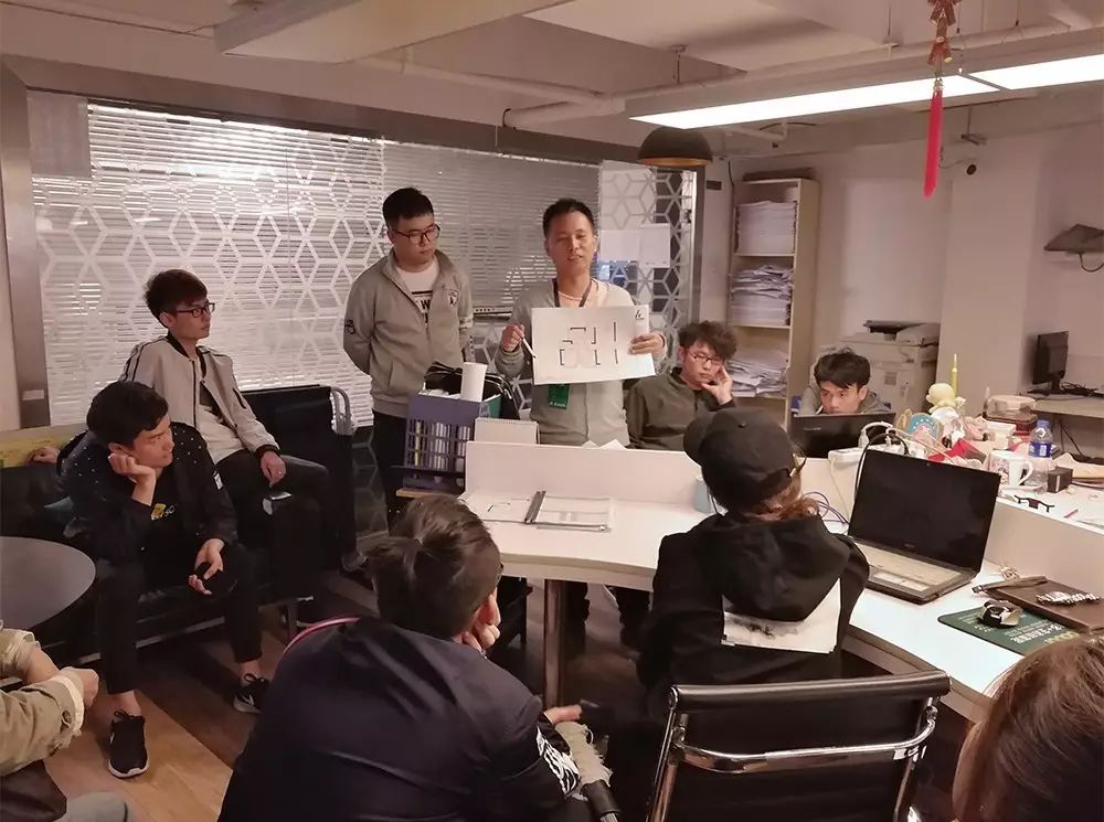 知行走天下