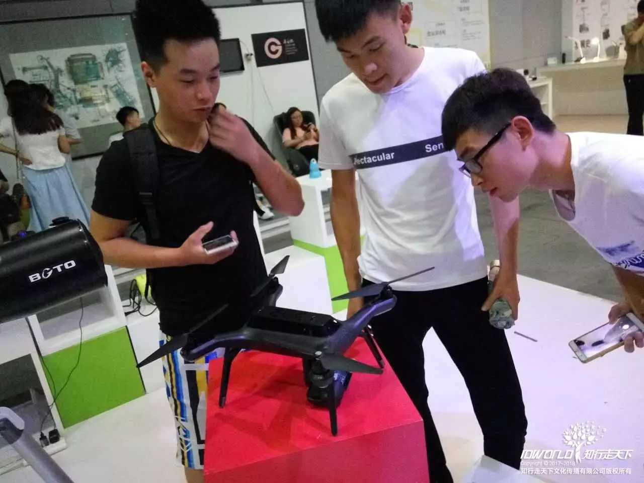 知行走天下